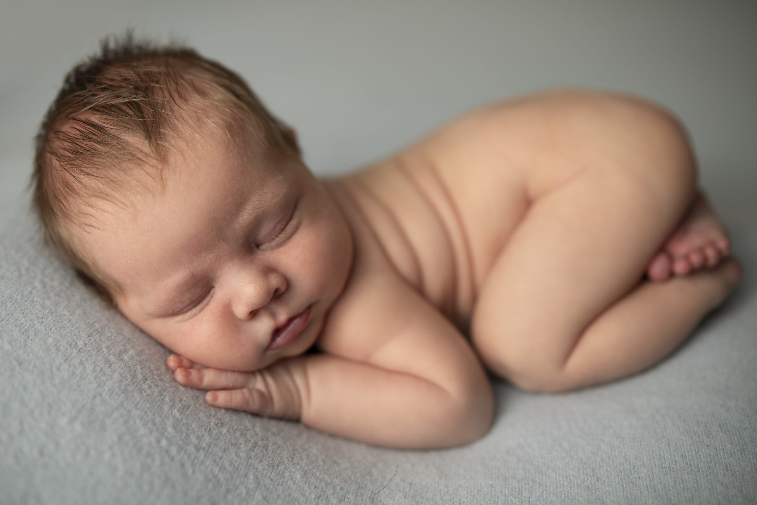 Sleepy newborn boy | Iowa City Newborn Photographer | Ali Kerr Photography