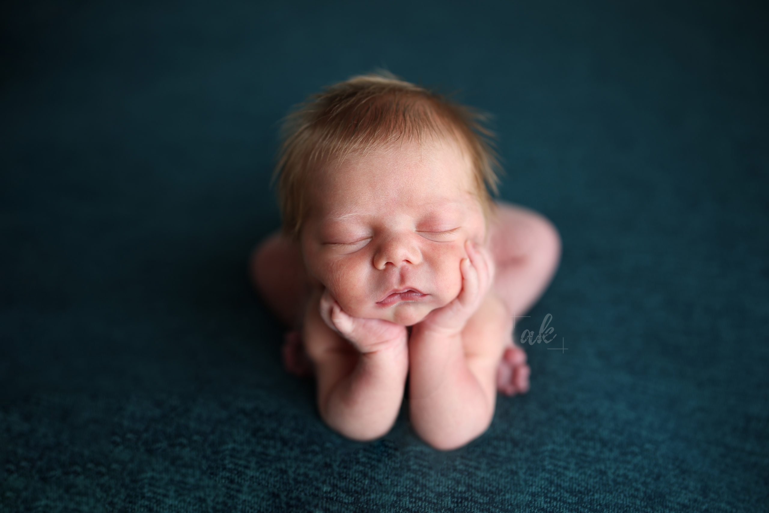 Iowa newborn photographer AKP photographs Cedar Rapids baby 